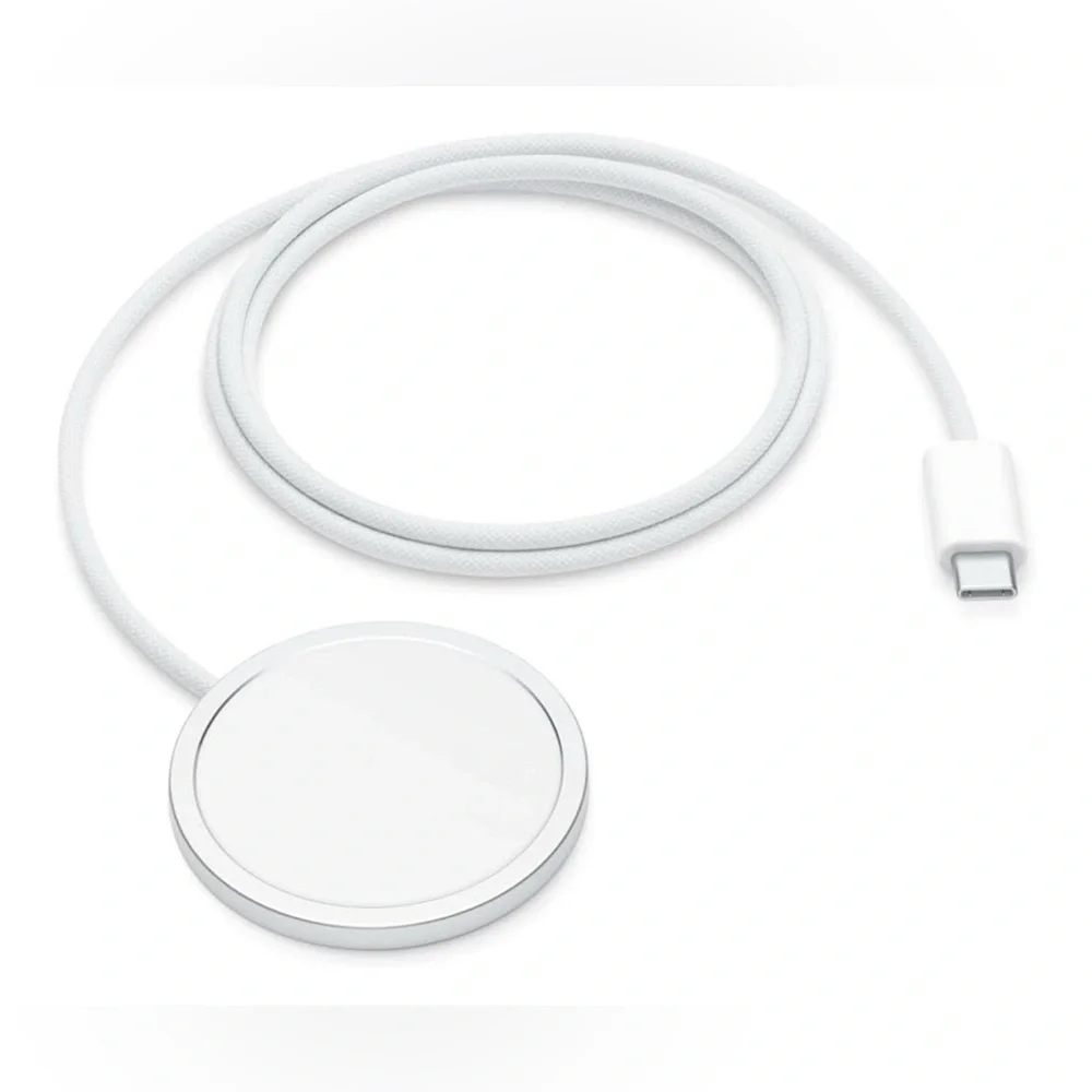 Apple MagSafe Charger with White Finish New the box Alittle damage